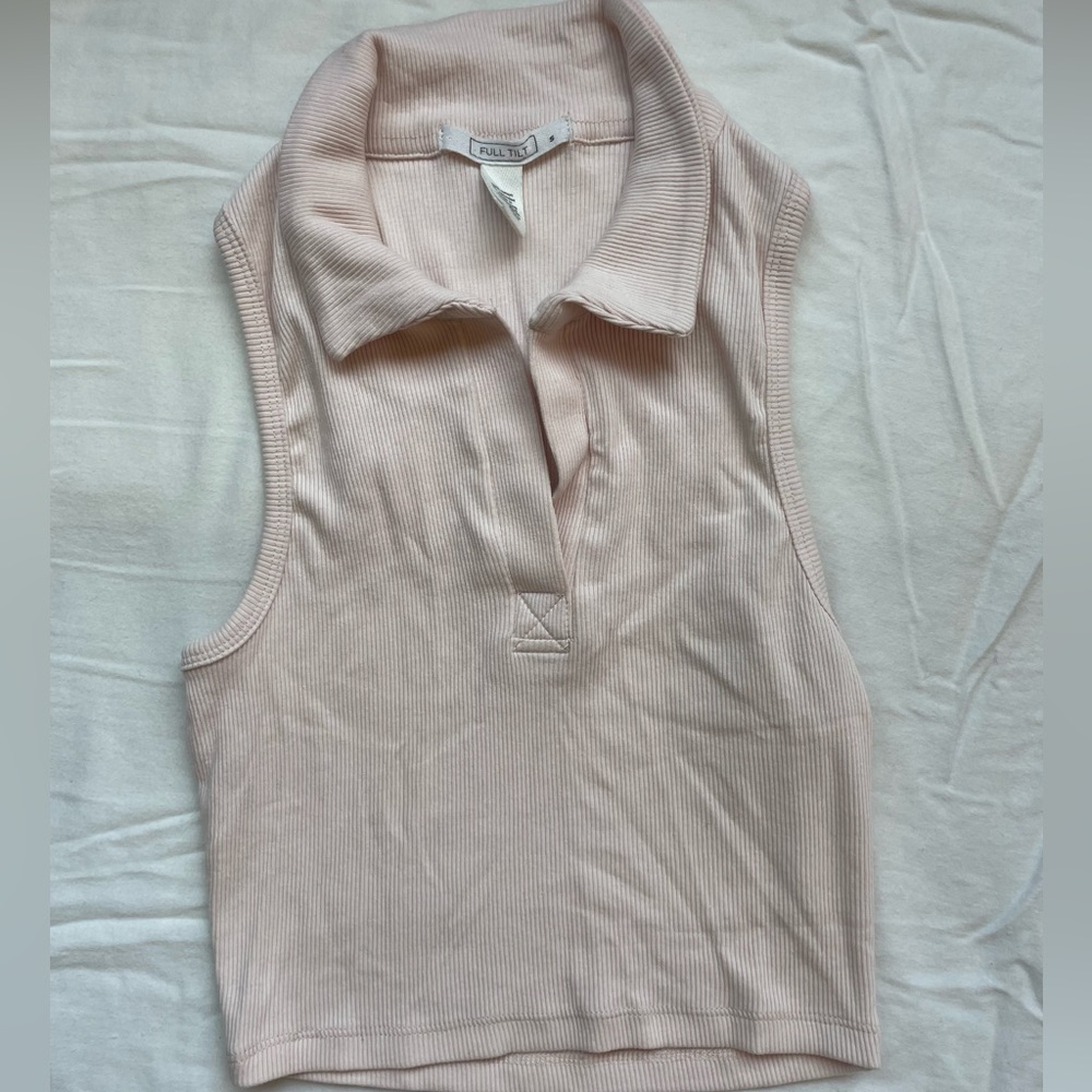 Tilly’s light pink collared crop tank